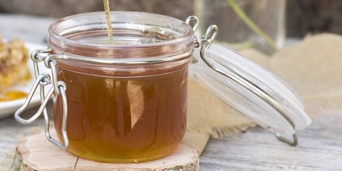 عسل برای درمان آکنه و جوش‌های صورت