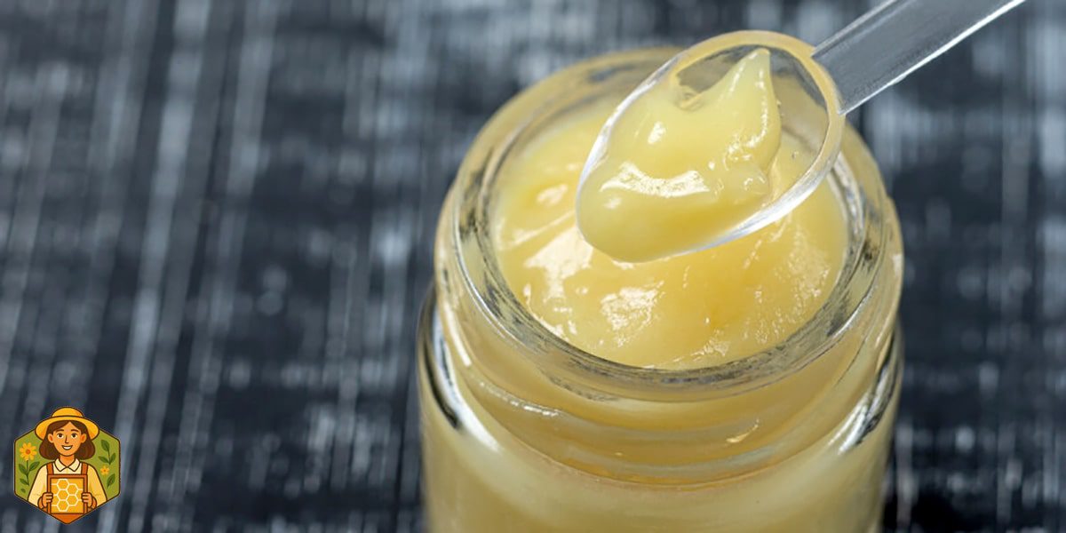 خواص ژل رویال برای زنان و 11 مورد مهم که نمیدانید! 5 درمان کم خونی زنان با ژل رویال